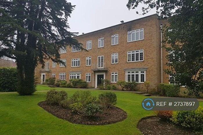 2 Bedroom Flat To Rent In The Grange, Barnet, EN4