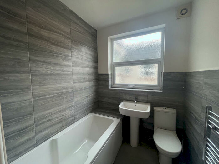 1 Bedroom Flat To Rent In Harley Street, Hull, Yorkshire, HU2