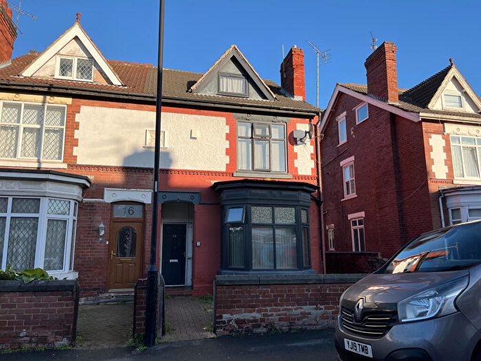 7 Bedroom Semi-Detached House For Sale In Morley Road, Doncaster, South Yorkshire, DN1