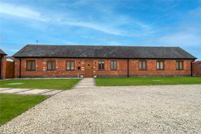 3 Bedroom Bungalow To Rent In Botley Hill Barns, Tanworth Lane, Henley-in-Arden, B95