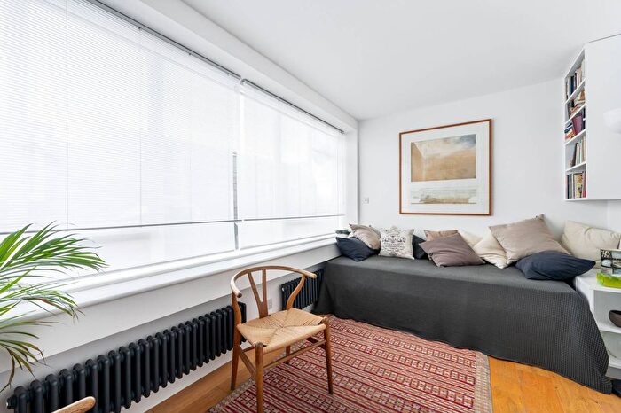 Studio To Rent In Craven Terrace, Lancaster Gate, London, W2