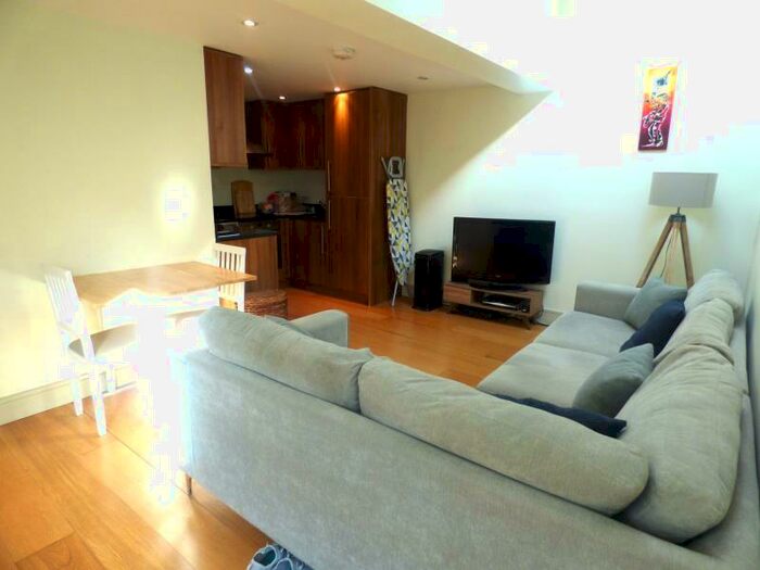 1 Bedroom Flat To Rent In Gipsy Road, SE27