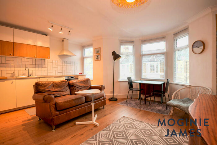 2 Bedroom Apartment To Rent In Claude Road, Roath, CF24