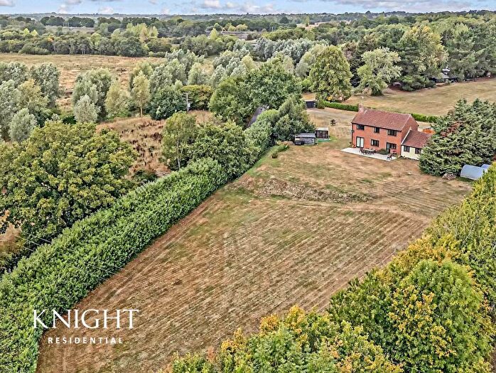 4 Bedroom Detached House For Sale In Bakers Lane, Colchester, CO3