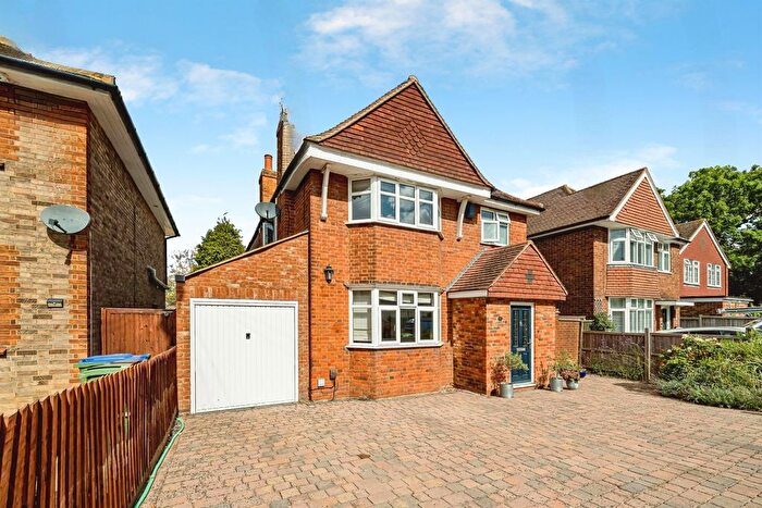 4 Bedroom Detached House For Sale In Vale Road, Aylesbury, HP20