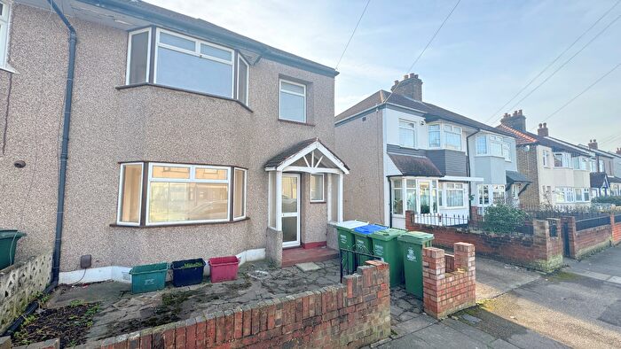 3 Bedroom Semi-Detached House To Rent In Lynmere Road, Welling, DA16