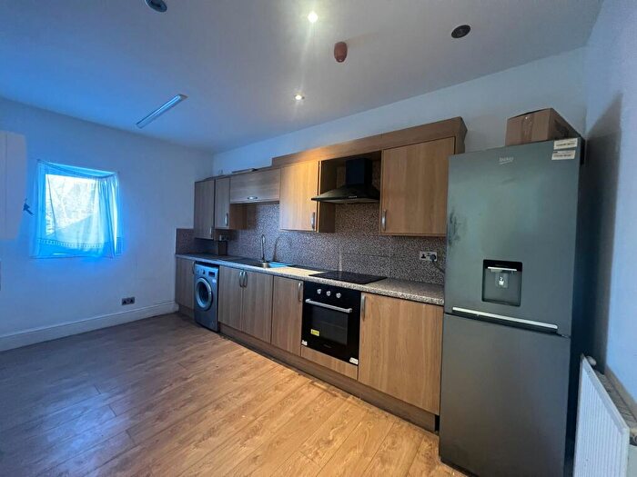 2 Bedroom Flat To Rent In Stratford Road, Sparkhill, B11