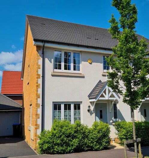 3 Bedroom Property To Rent In Cartmel Road, Daventry, NN11