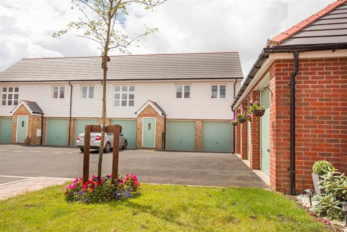 2 Bedroom Coach House For Sale In Avalon Street, Aylesbury, HP18