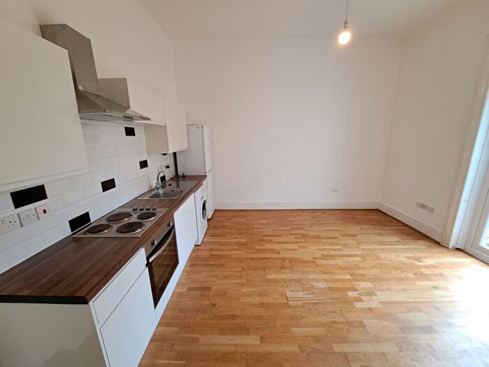 1 Bedroom Flat To Rent In Haringey Park, London, N8