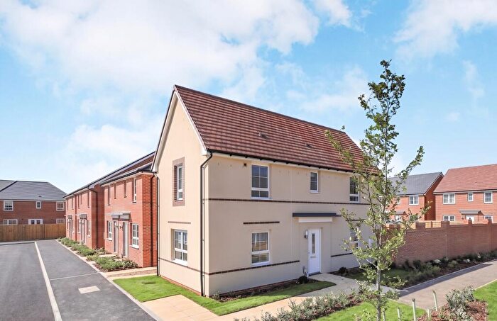 3 Bedroom Semi-Detached House To Rent In Tangmere Road, Hailsham, BN27
