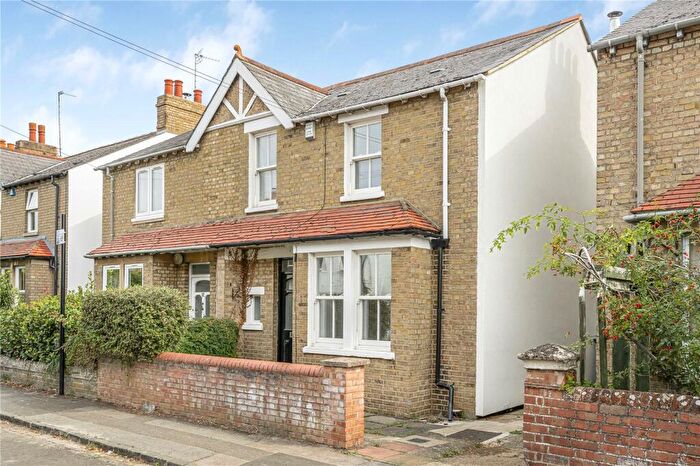 2 Bedroom Semi-Detached House For Sale In Elmthorpe Road. Wolvercote, OX2