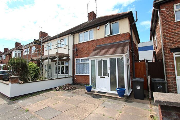 3 Bedroom Semi-Detached House To Rent In Swithland Avenue, Leicester, LE4