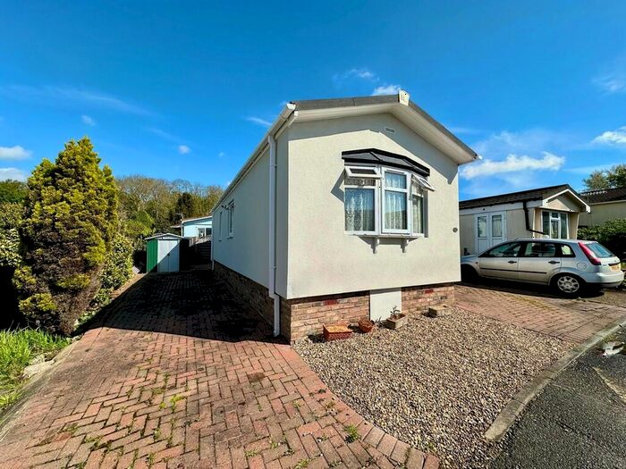 1 Bedroom Mobile Home For Sale In Second Avenue, Galley Hill, EN9