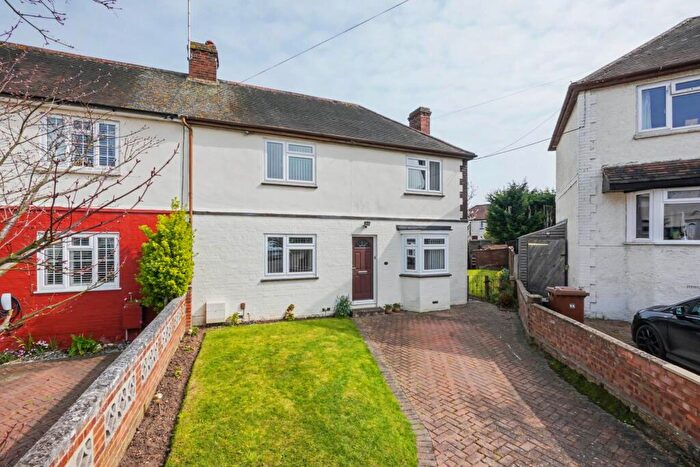 3 Bedroom Semi-Detached House For Sale In Pine Road, Strood, ME2