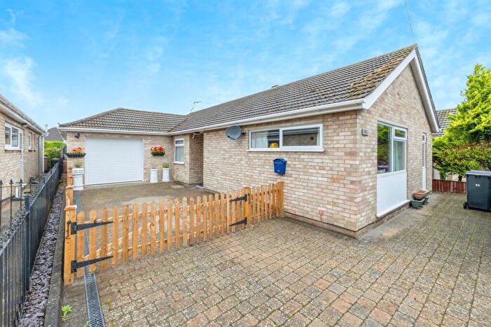 3 Bedroom Detached Bungalow For Sale In Waterloo Lane, Skellingthorpe, Lincoln, LN6