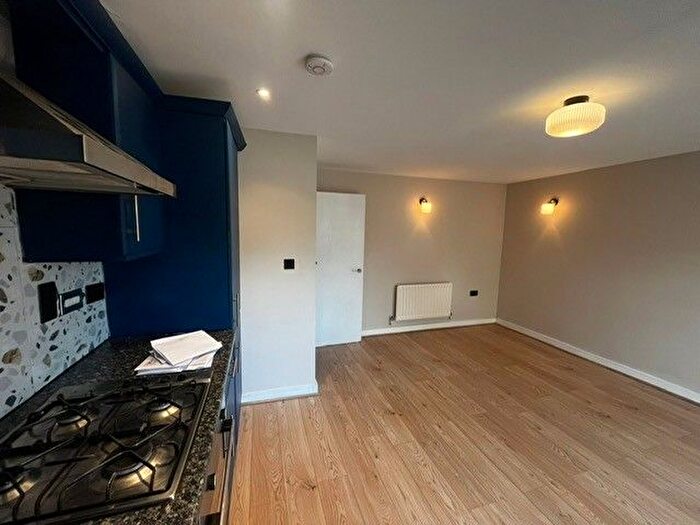 2 Bedroom Flat To Rent In Malt House Place, Romford, RM1