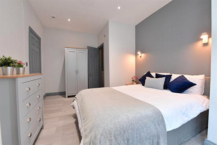 6 Bedroom Terraced House To Rent In Hmo, Supported Living Suitable, Croydon, CR7