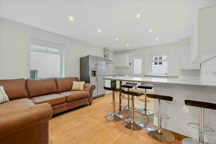 6 Bedroom End Of Terrace House To Rent In Beechwood Avenue, Plymouth, PL4