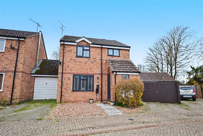 3 Bedroom Link Detached House For Sale In Armada Way, Dorchester, DT1