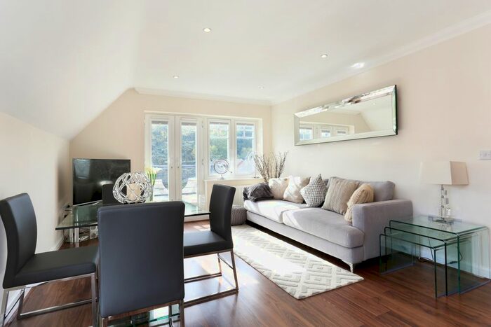 2 Bedroom Flat To Rent In Brightwen Grove, Stanmore, HA7