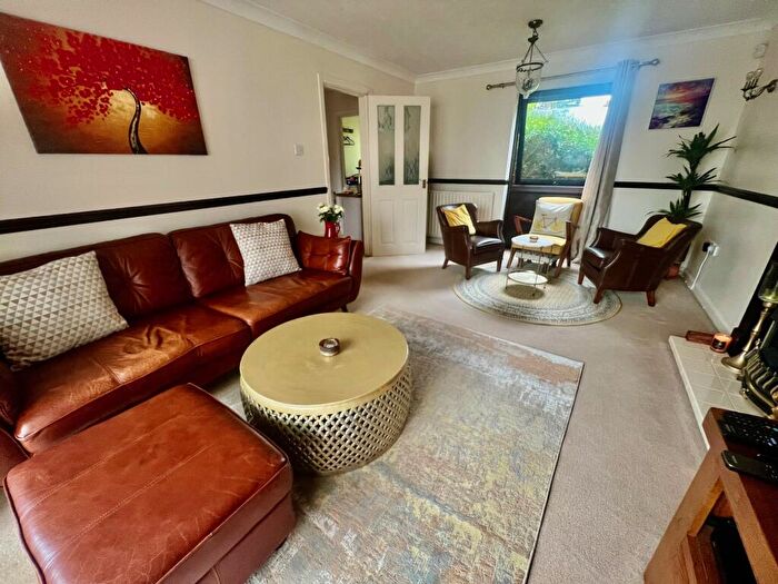 3 Bedroom House To Rent In Landford Way, Muscliff, BH8
