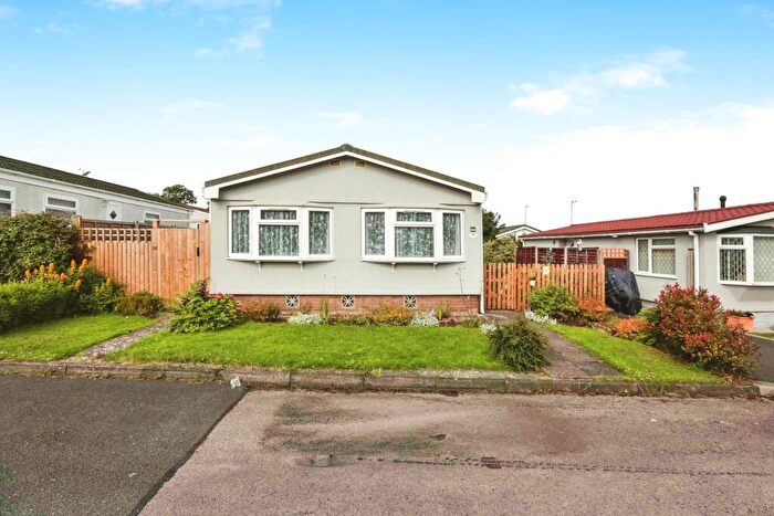 2 Bedroom Bungalow For Sale In The Oaks, Hillcrest Park, Wythall, Birmingham, B47