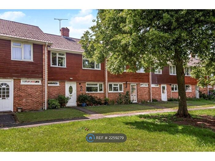 4 Bedroom Terraced House To Rent In Froxfield Close, Winchester, SO22