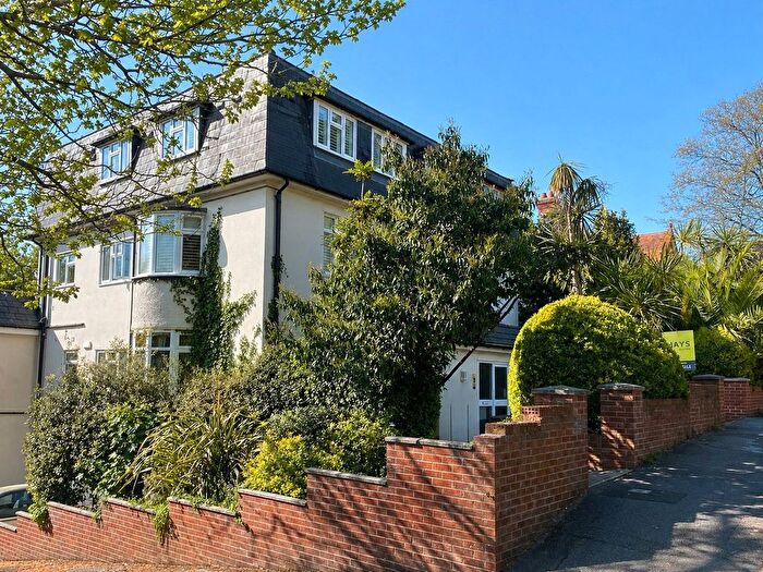 3 Bedroom Flat For Sale In Forest Road, Poole, BH13