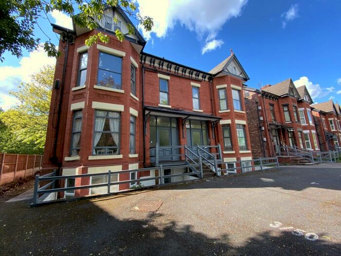 2 Bedroom Apartment To Rent In Palatine Road, West Didsbury, Manchester, M20