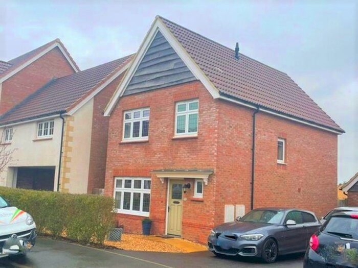 3 Bedroom Detached House To Rent In Cherhill Way, Calne, SN11