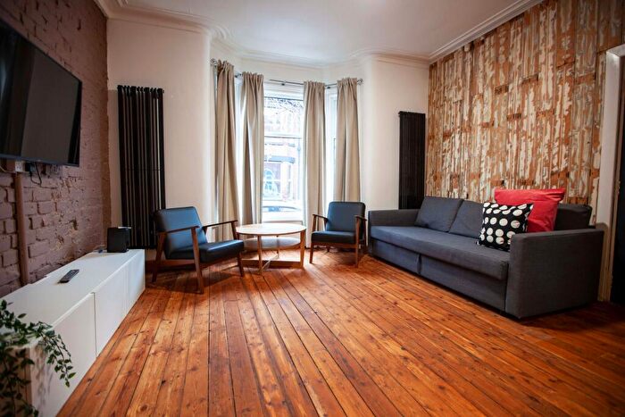 9 Bedroom Terraced House To Rent In Cawdor Road, Manchester, M14