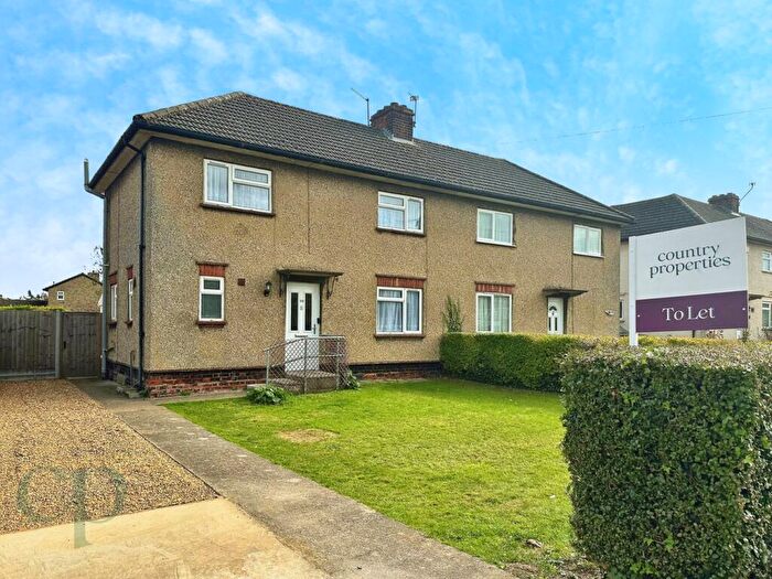3 Bedroom Semi-Detached House To Rent In Vaughan Road, Stotfold, Hitchin, SG5