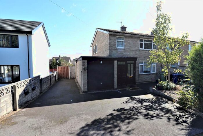 3 Bedroom Semi-Detached House For Sale In Coates Lane, Barnoldswick, BB18