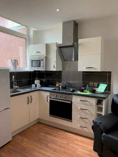 3 Bedroom Flat To Rent In Charles Street, Leicester, Leicestershire, LE1