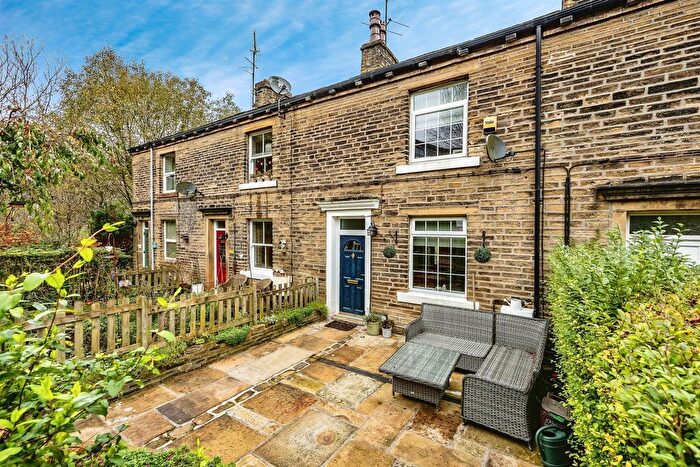 2 Bedroom Terraced House For Sale In Goit Side, Luddendenfoot, Halifax, HX2