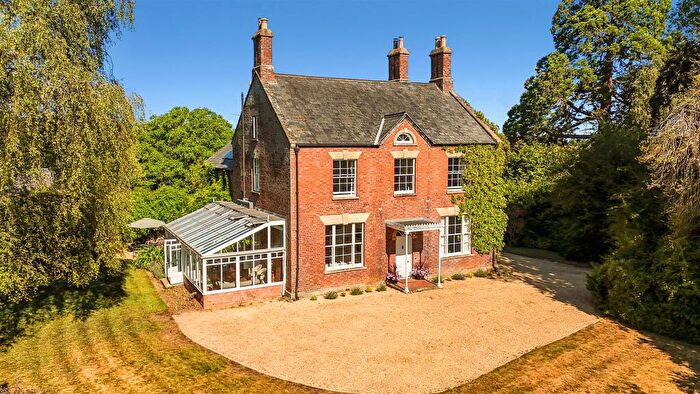 5 Bedroom Detached House For Sale In Dursley Road, Cambridge, Gloucester, GL2