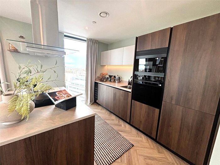 2 Bedroom Apartment To Rent In One Eastside, Jennens Road, Birmingham, West Midlands, B4