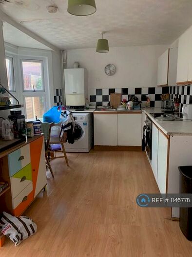 4 Bedroom Terraced House To Rent In Fentons Avenue, London, E13