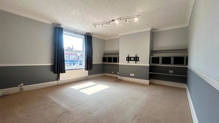 2 Bedroom Apartment To Rent In Norcot Road, Tilehurst, Reading, Berkshire, RG30