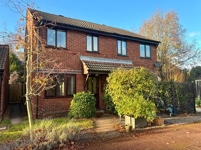 3 Bedroom Semi-Detached House To Rent In Swaledale Gardens, Fleet, Hampshire, GU51