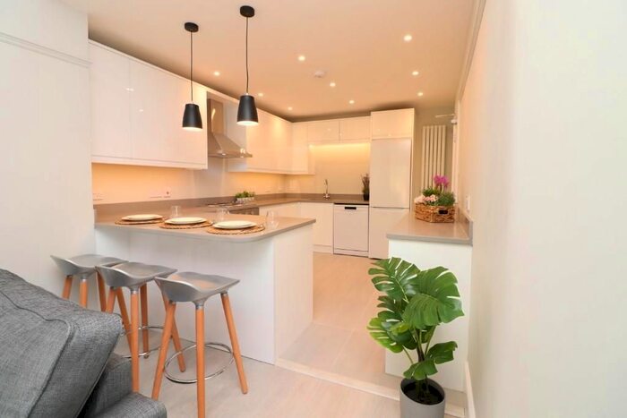 5 Bedroom Property To Rent In Arnold Road, Southampton, SO17