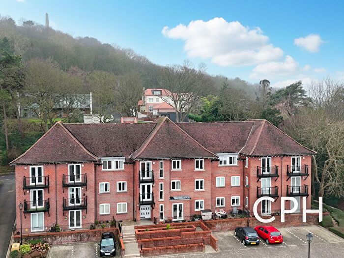 2 Bedroom Flat For Sale In Mountside, Scarborough, YO11