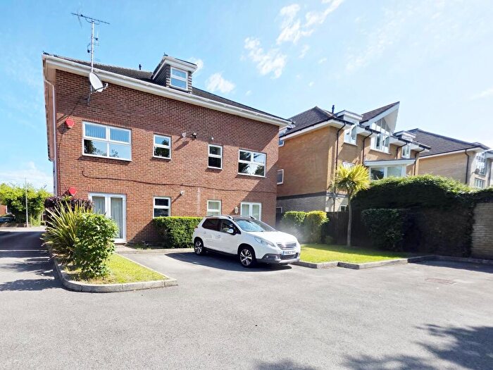 2 Bedroom Flat For Sale In Edward Court, Richmond Park Road, Bournemouth, Dorset, BH8