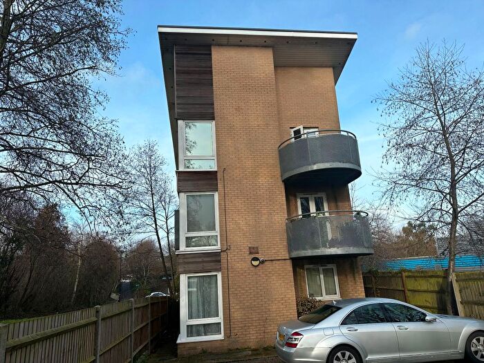 2 Bedroom Flat To Rent In Flat, Cairn Court, Dean Road, Southampton, SO18