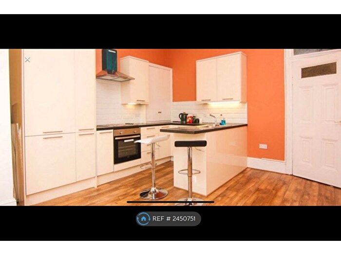 3 Bedroom Maisonette To Rent In Broxholm Road, London, SE27