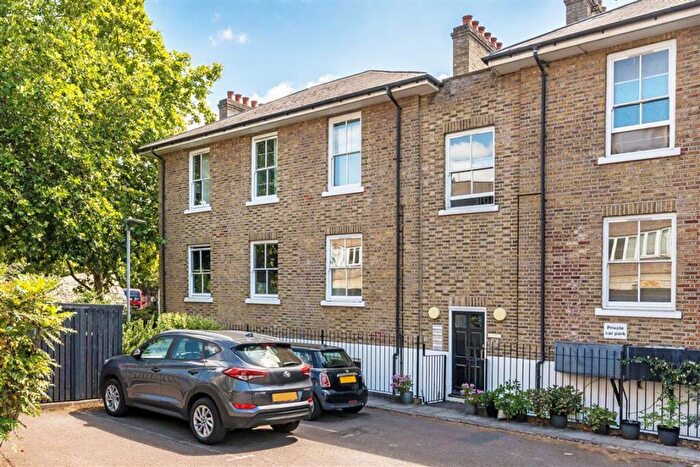 2 Bedroom Flat For Sale In Lewisham High Street, Lewisham, SE13