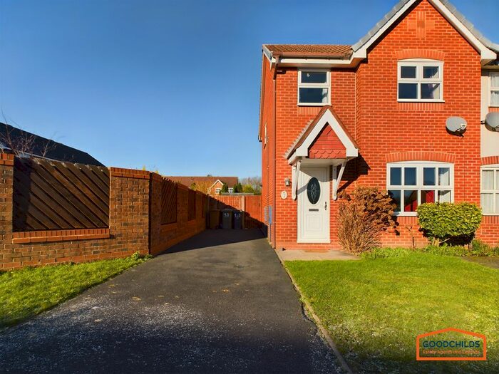 3 Bedroom End Of Terrace House For Sale In Dunnerdale Road, Brownhills, WS8