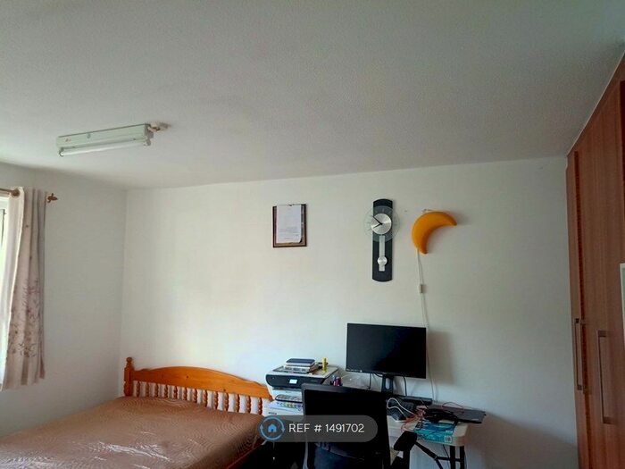 3 Bedroom End Of Terrace House To Rent In Little Roke Road, Kenley, CR8