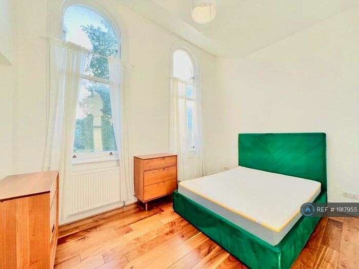 1 Bedroom Flat To Rent In Hoxton Street, London, N1
